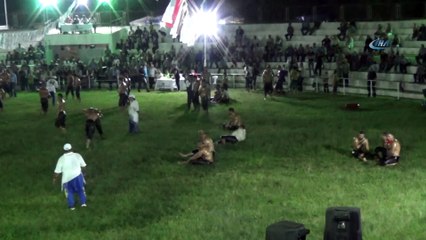 Pehlivanlar er meydanına gece çıktılar