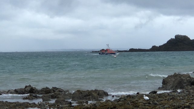 Un plaisancier récupéré par les pompiers et la SNSM