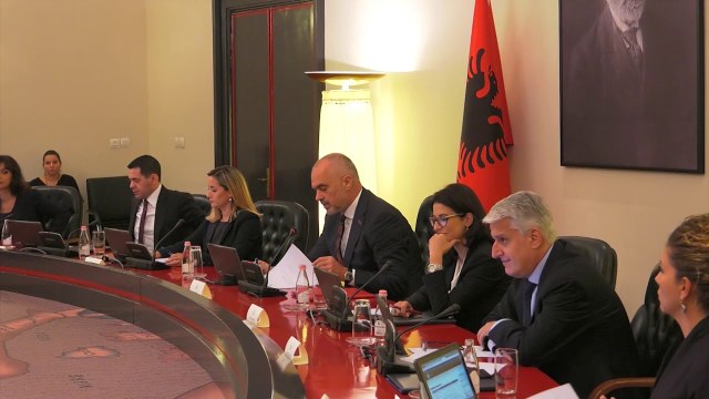 Kompensimi i pronave, KiE miraton rezolutën për Shqipërinë - News, Lajme - Vizion Plus