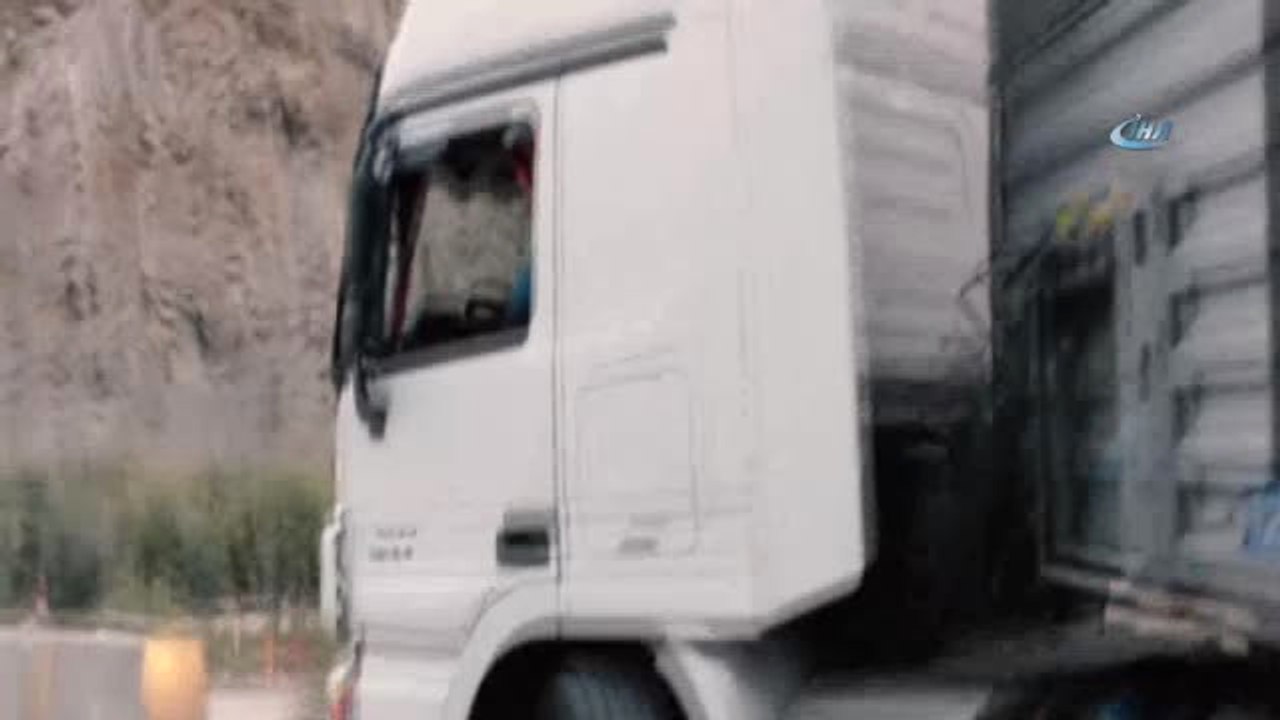 Hakkari'de Nefes Kesen Eroin Operasyonu...56 Kilo 240 Gram Eroin Ele Geçirildi