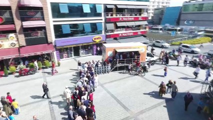 Gaziosmanpaşa’da vatandaşa 3 ton aşure dağıtıldı