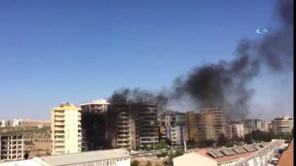 Sitenin Güvenlik Kulübesinde Çıkan Yangın Paniğe Neden Oldu