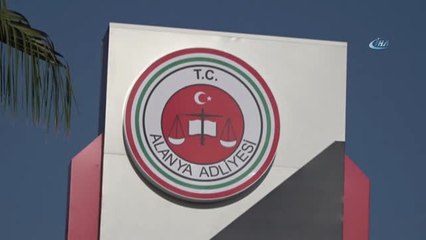 Yaklaşık 100 Milyon TL'lik Vurgun Yapan Banka Müdürü İzmir'de Yakalandı