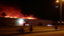 Aydın'da Süt Fabrikasında Yangın. İtfaiye Ekiplerinin Müdahalesi Sürüyor