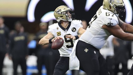 Brees floats perfect pass to Austin Carr for a 25-yard gain