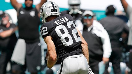 Jordy Nelson catches a 66-yard pass from Derek Carr
