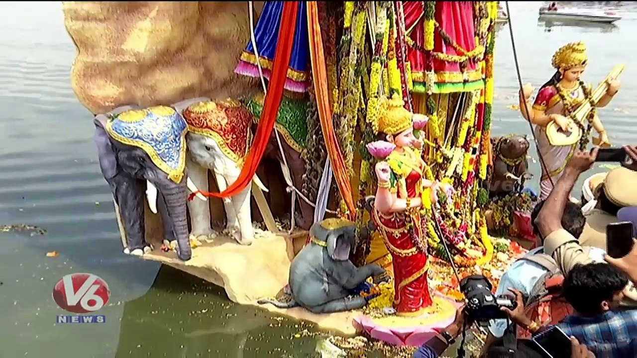 Khairatabad Ganesh Nimajjanam Exclusive Visuals | Ganesh Immersion 2018 | V6 News