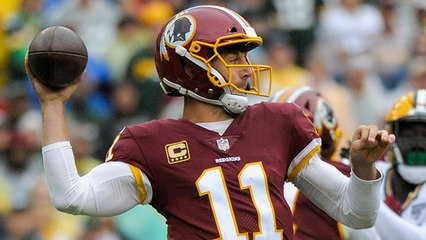 Alex Smith squeezes the ball in between defenders to Crowder for TD