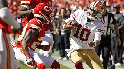 Garoppolo suffers apparent injury on sideline scramble