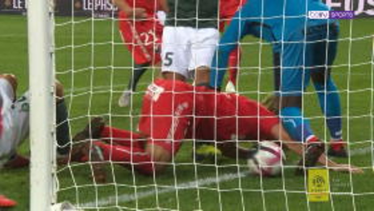 Kolodziejczak decisive but messiest goal ever for Saint-Etienne!
