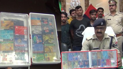 यूपी: ये गिरोह आपके एटीएम बदल आपके खाते को कर सकते हैं खाली, हो जाएं सावधान