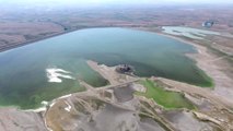 Yedikır Baraj Gölü'nde Sular Çekilince Adaya Yol Açıldı...göl Havadan Görüntülendi