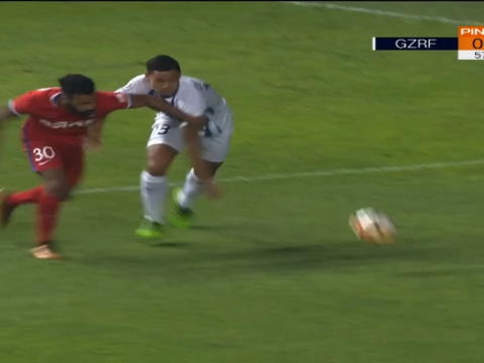 لقطة: الدوري الصيني الممتاز: هشاشة دفاعات آر أن...
