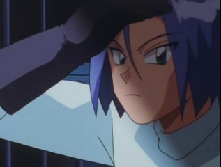 Le trio se faufile dans le centre d'élevage