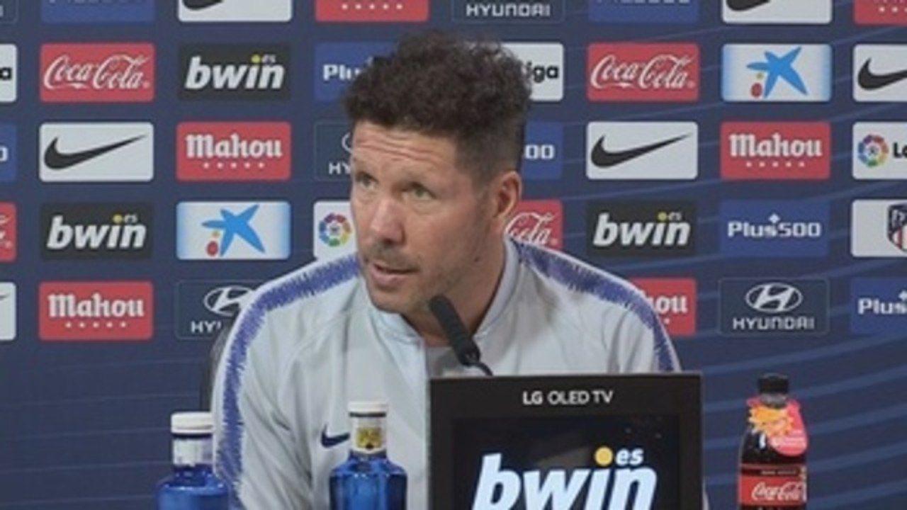Simeone, sobre el VAR: "Los futbolistas corren riesgo de ser expulsados y tendrán que estar más atentos"