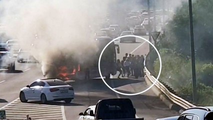 [영상] 귀경길 시외버스 화재...승객 탈출 소동 / YTN