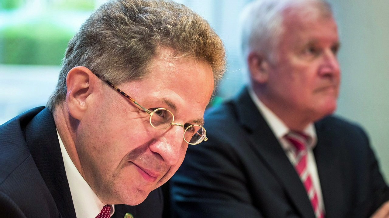 Maaßen-Affäre: Merkel gibt Fehler zu