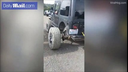 سيارة جيب رانجلر تتحطم بطريفة غريبة وغير متوقعة