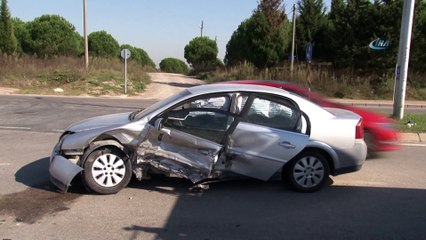 ‘U’ dönüşü kazaya neden oldu: 4 yaralı