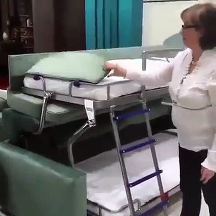 Ce canapé se transforme en lit superposé ! Génial