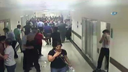 Acil servisteki kavga güvenlik kamerasında