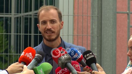 Ora News - Grupi "Bajri" 6 të arrestuar mbeten në burg