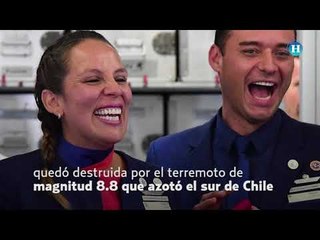 El papa casó por primera vez a una pareja a bordo de un avión