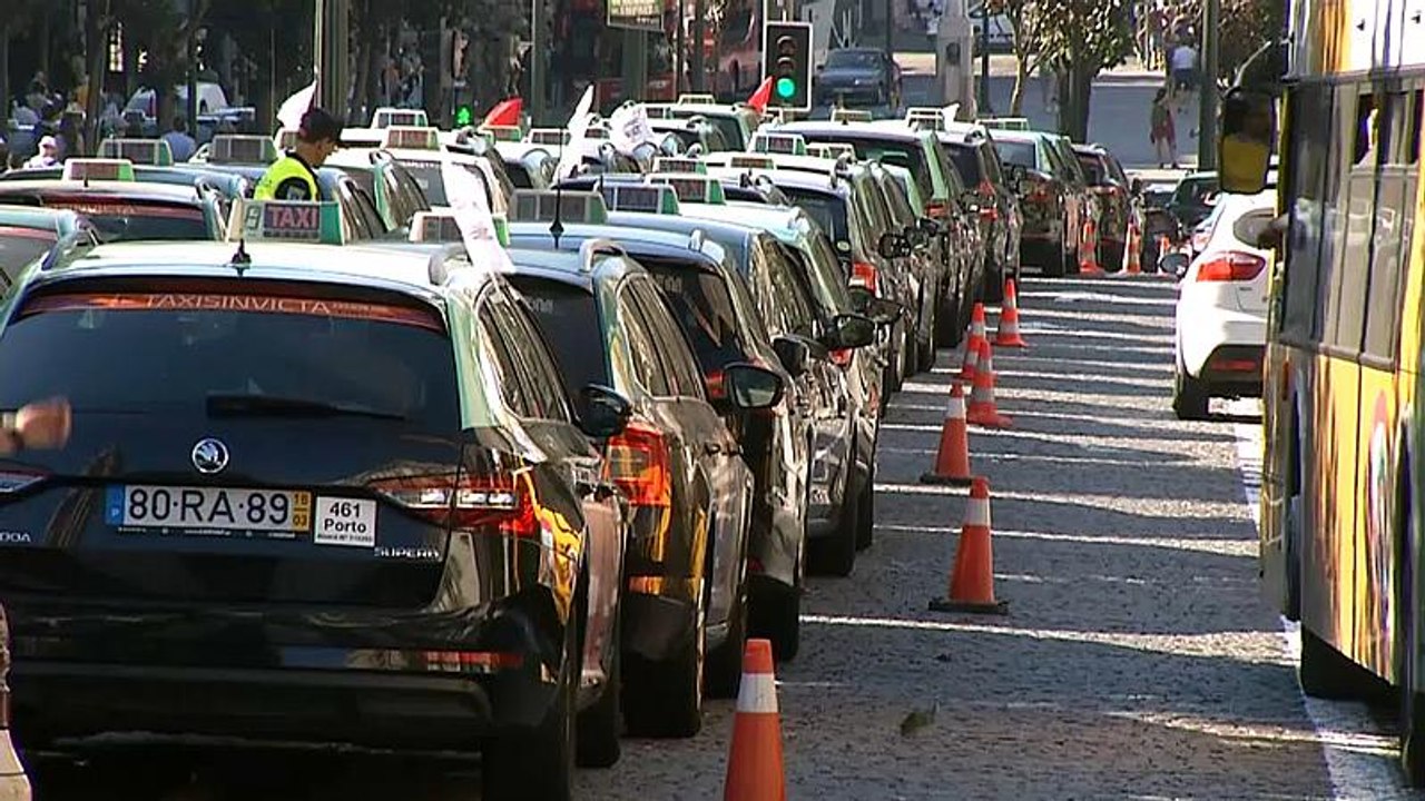 Portugals Taxifahrer treten in unbefristeten Streik