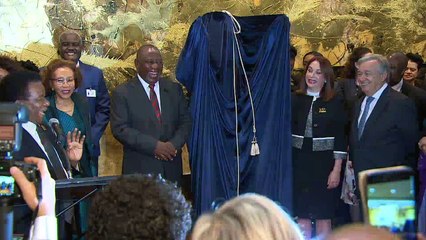 ONU ganha estátua de Nelson Mandela