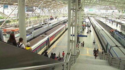 서울역 귀경 시작..."아쉬운 발걸음" / YTN