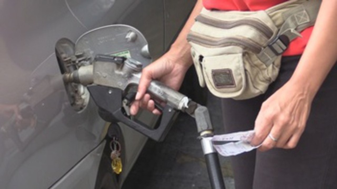 Venezuela inicia pruebas del nuevo sistema de pago de gasolina sin conocer el precio (C)