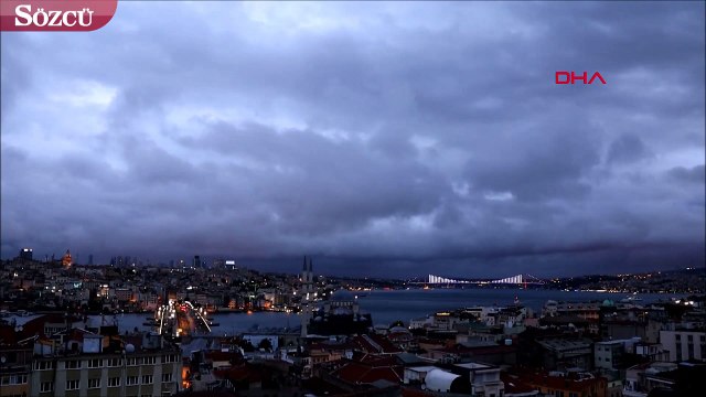 İstanbul'da gökyüzünü kara bulutlar kapladı