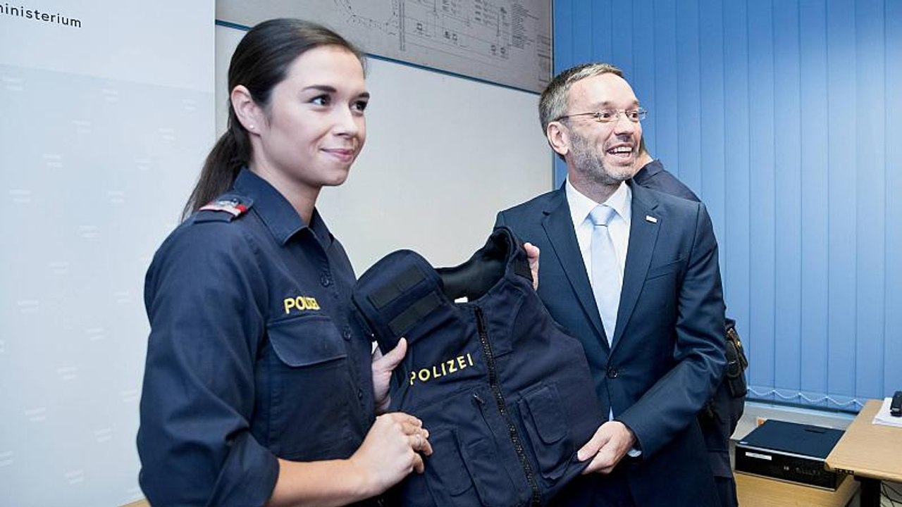 Aufschrei: Will Österreichs Innenminister neuen Umgang mit den Medien?