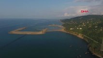 Rize- Artvin Havalimanı'nda Denize Günlük 80 Bin Ton Taş Dökülüyor