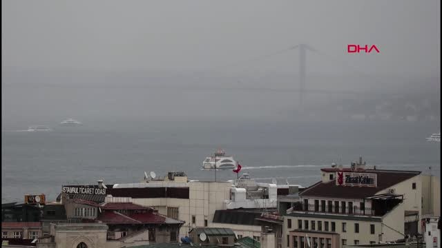İstanbul'da Gökyüzünü Kara Bulutlar Kapladı-2