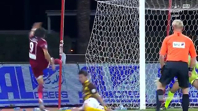 Super arret du gardien Rais M'Bolhi avec El Etifaq