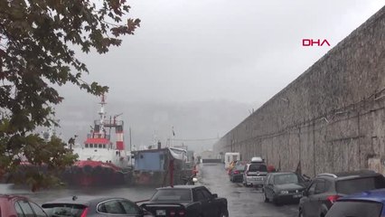Zonguldak'ta Sıcaklık 10 Derece Düştü, Dalgalar Mendireği Aştı