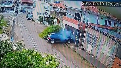 Automobiliste de 13 ans vs Cycliste miraculé (Brésil)