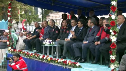 Tarihi ‘Tulumbacılar’ Sultanahmet Meydanı’nda gösteri gerçekleştirdi