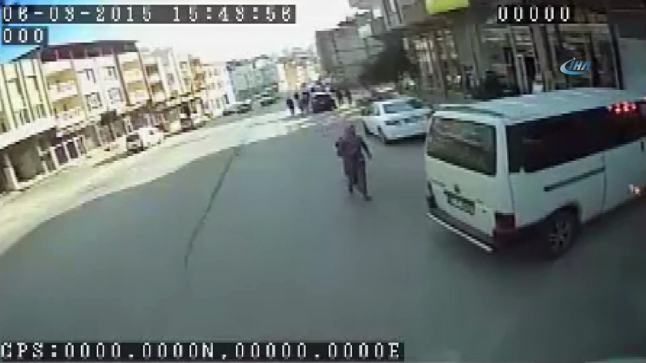 Hamile olduğunu söyleyerek girdiği evlerden altın çalan kadın tutuklandı