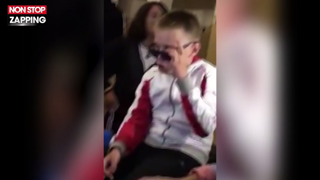 Cigarette à la main et paroles chocs, ce jeune rappeur de 13 ans fait polémique (vidéo)