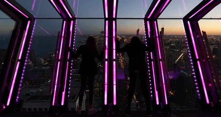 Amerika'daki Devasa Binada Bulunan TILT İsimli Düzenek, Ziyaretçilere Korku Dolu Anlar Yaşattı