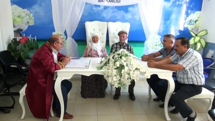 Dini nikahlı çift 40 yılın ardından 'Evet' dedi