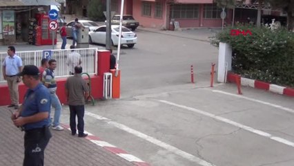 Adana'da Silahla Vurulan Gencin Paylaşımı Dikkat Çekti: Bu Semtte Sabrın Sonu Cinayettir