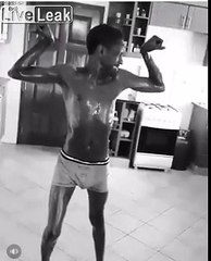 Corps bizarre : super maigre mais musclé en même temps !