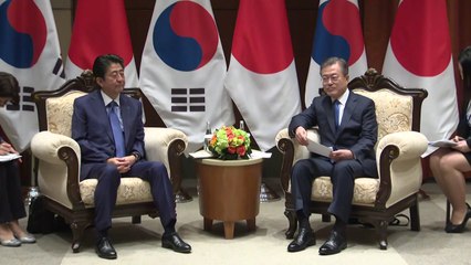 문 대통령, 아베 日 총리에게 화해치유재단 해산 통보 / YTN