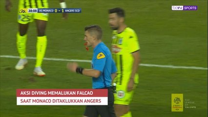 Aksi Diving Memalukan Falcao