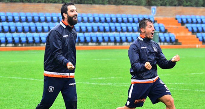 Başakşehir'de Emre Belözoğlu ve Arda Turan Takımla Çalıştı