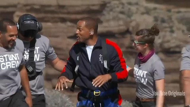 شاهد: ويل سميث يحتفل بعيد ميلاده الخمسين بالقفز من طائرة هليكوبتر في أخدود غراند كانيون