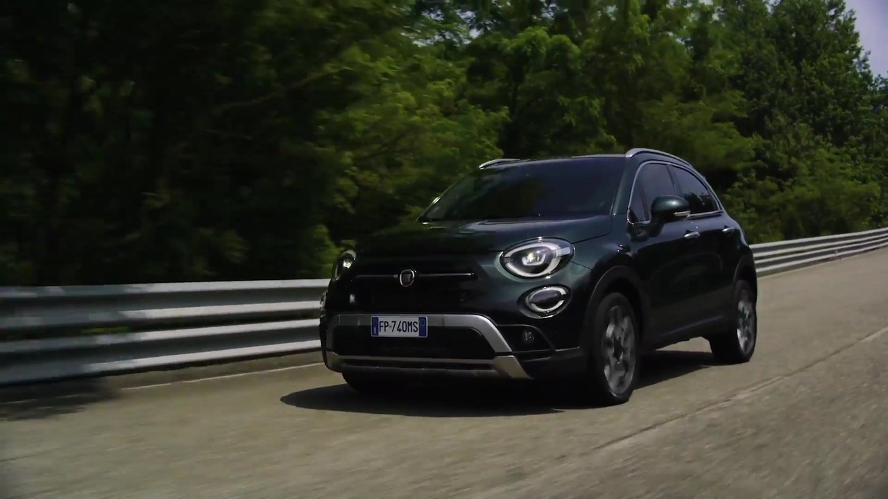 Neuer Fiat 500X geht auf Zeitreise